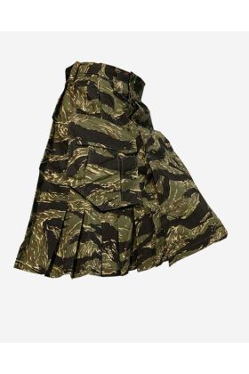 Regal Camouflage Kilt with Practical Pockets - Scot Kilt Store